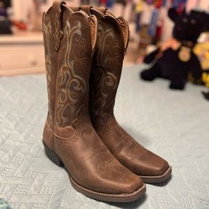 NWOT Women’s Justin Boots